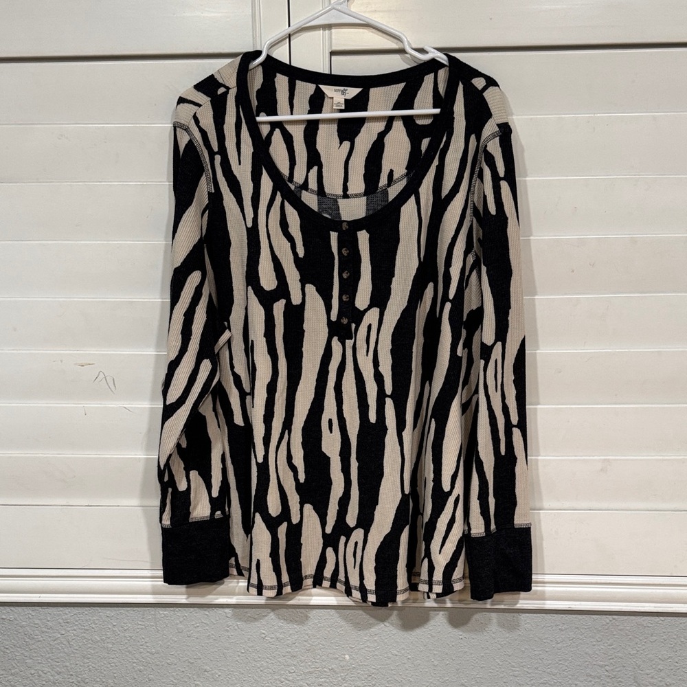 Terra & Sky Black and Cream Zebra Print Long Sleeve Top